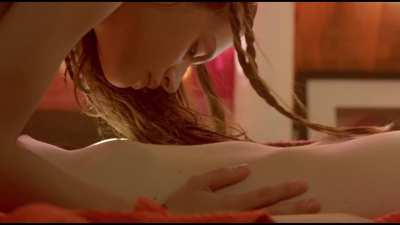 Diana Gómez & Ariadna Cabrol sensual lesbian scene in Eloïse (2009)