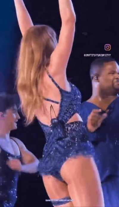 Taylor Swift is such a ball draining doll😱💦