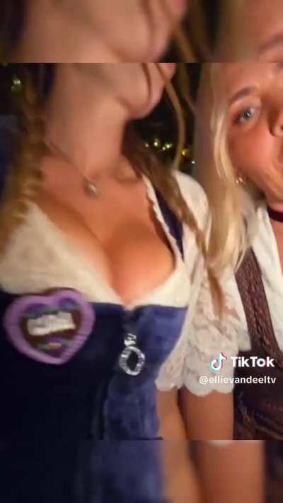 @ellievandeel
