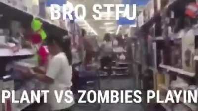 Plants Vs. Zombies Playin'