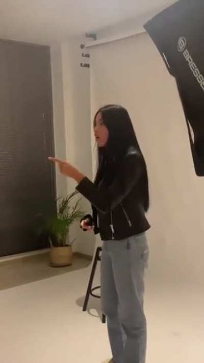 Girl stands up against the cameraman who said her to Lose Weight. She is so on point and bravo to her. What a queen!!
