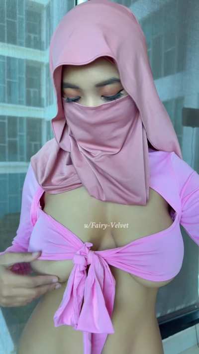 Dropping massive hijabi tits