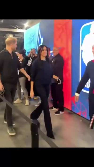 Prince Harry and his stunning wife, Duchess Meghan, at the NBA All-Star Game  #HarryandMeghan #NBAAllStar26