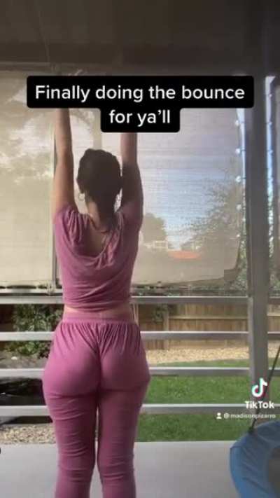 Do you like to see the jiggle?😍🍑