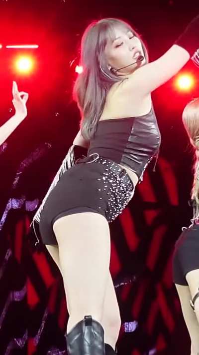 Twice - Momo