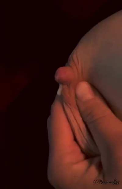 Slowly the nectar of life runs in perfect beauty down your naked body, lets me flow away with desire.
