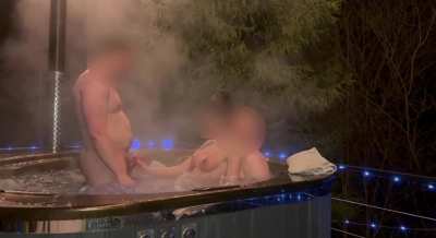 [MFM] Jerking off and sucking my Hubby’s dick while getting fucked by the lover in a hote tub