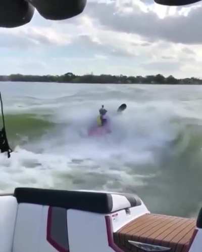 Kayaker sees his shot and takes it next level