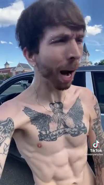 Don’t ask homie why he shirtless 😤