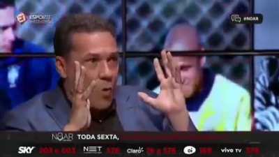 Luxembergo praticamente admite que só entrega coletes nesse vídeo. O cara parou no tempo mesmo e a arrogância não deixa ele evoluir como técnico.