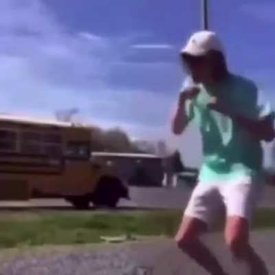 Actual footage of fighting other players in Rust console edition
