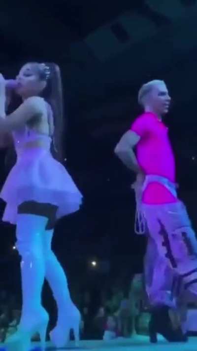 Shaking that ass