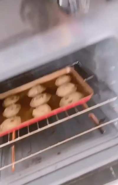 JoJo baking cookies | IG September 2020