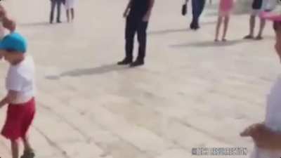 Попал