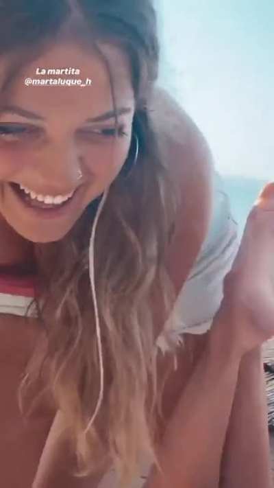 Ester exposito