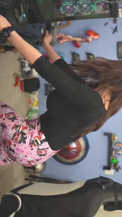2026-02-18 Trisha Hershberger vertical pushups (a closer look)