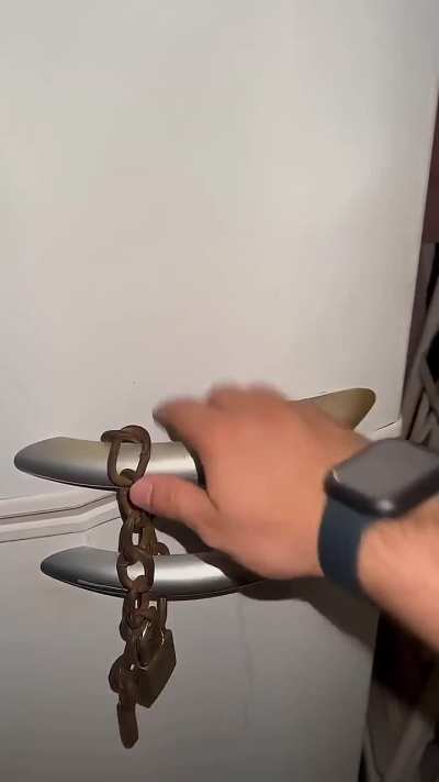 To lock the fridge 🔒🧊 
