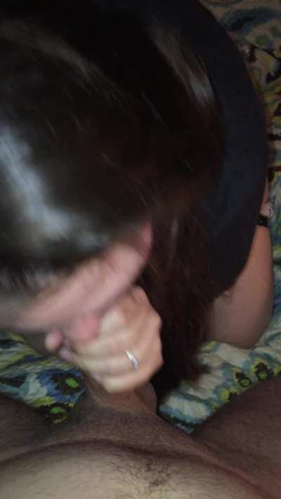 Deepthroating hubby’s friend while he rubs my pussy!