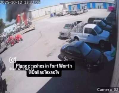 Plane crash in Fort Worth, TX on Oct. 12, 2025