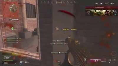 The adrenaline and sheer panic you get when you're 1v4... this is what BR's are all about.