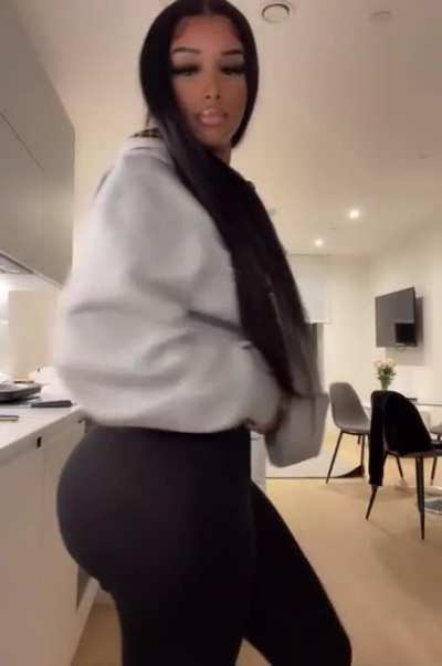 😨