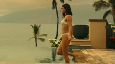 Even Sydney Sweeney can't help but stare when Alexandra Daddario strips to a bikini