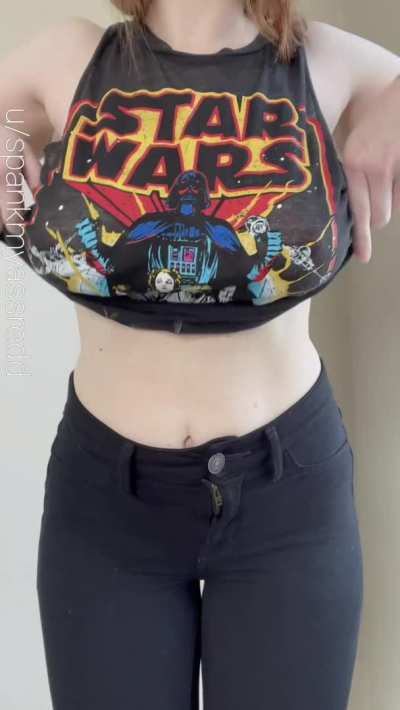 Dropping out of my Star Wars shirt 🤓