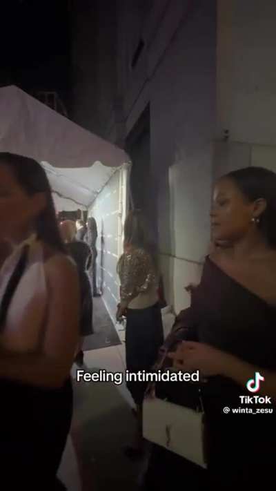 Can’t tell if satire or not. Woman expects paparazzi to take photos
