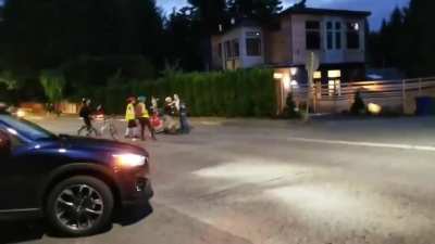 Seattle bikes block road so that rioters can march in rush hour. Local hero: 