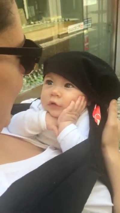 Find some who looks at you like the kid to the mother! #lifegoals