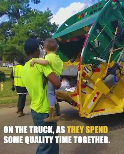 🔥🔥You're not born racist.This is so heartwarming💝 Credit
