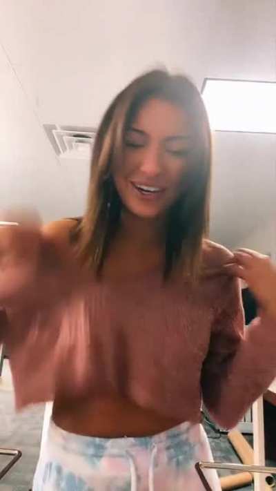 bella<wbr>.marc<wbr>ellin<wbr>o slip on tiktok