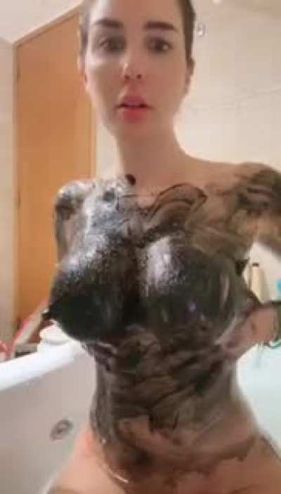 Bañandose