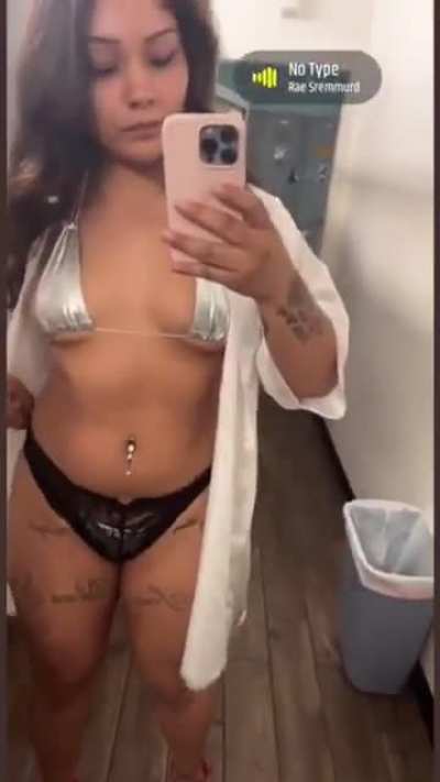 Add her on Snapchat Savanna Satana she do meetups !!!
