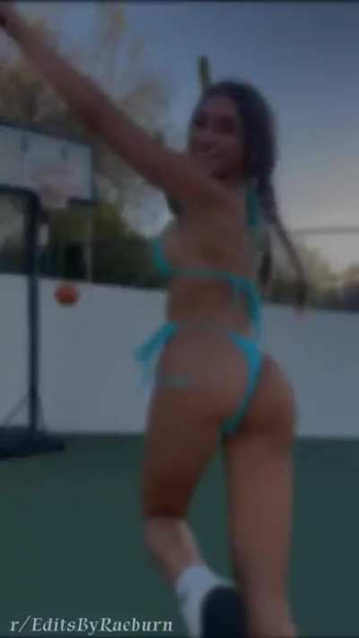 AngelPrincessX18 with some serious jumpshot booty recoil