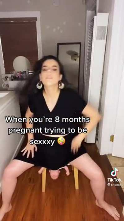 Pregnant women love to be sexy too