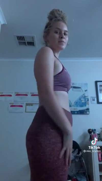 Slutty maid