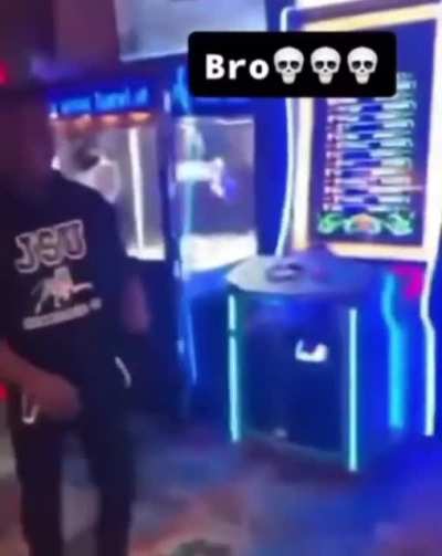 Why bro sound like dat🤣