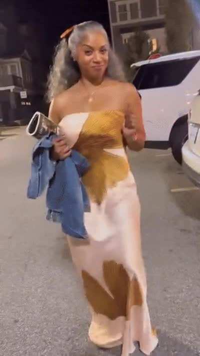 Rolonda in a long dress