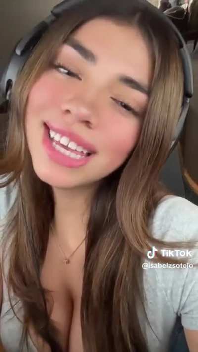 @isabelzsotelo