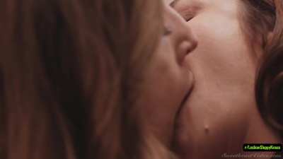 Milf Alexis gives kissing lessons to Karla