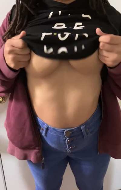 After a long day I just want my tits sucked. 😤🖤 (drop)