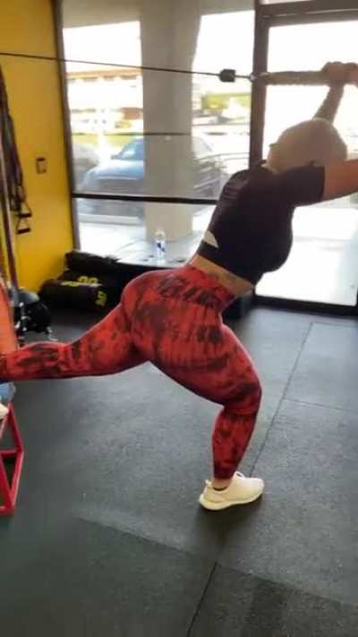 More of that ass