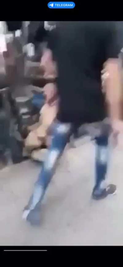 CJNG shoots the manager of a flea market for supposedly extorting merchants ... and we’ll that’s obviously their gig ...