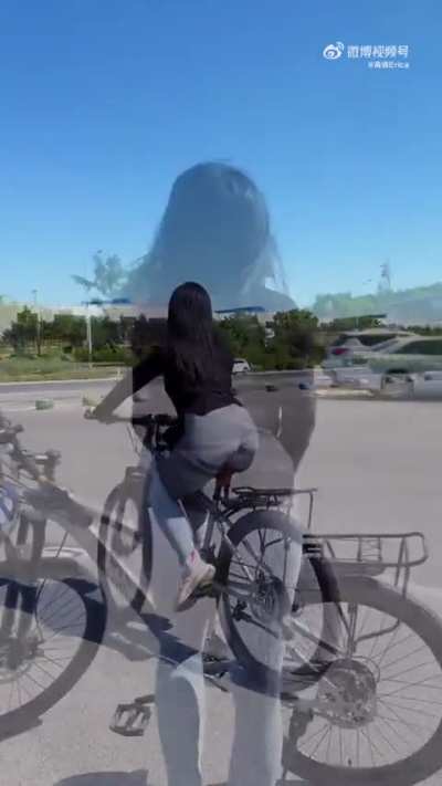 🚴‍♀️🚴‍♀️🚴‍♀️ Would you like to ride a bike with Gao? 
