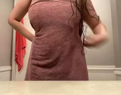 Day two of my titty [flash]/ drop journey