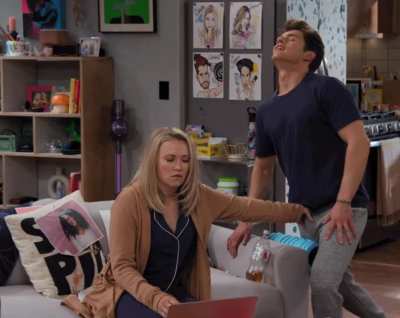 Emily Osment in Pretty Smart [S1E2-2021]: Ace Stroker