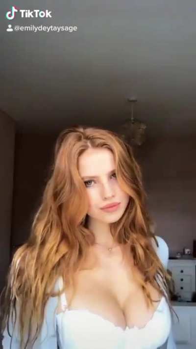 Emily Deyt-Aysage