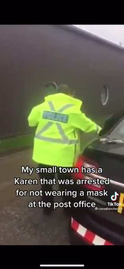 Anti-masker breaks down crying after being arrested for refusing to wear a mask while at the post office