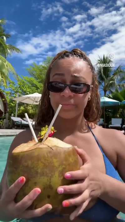 Nia Sioux 